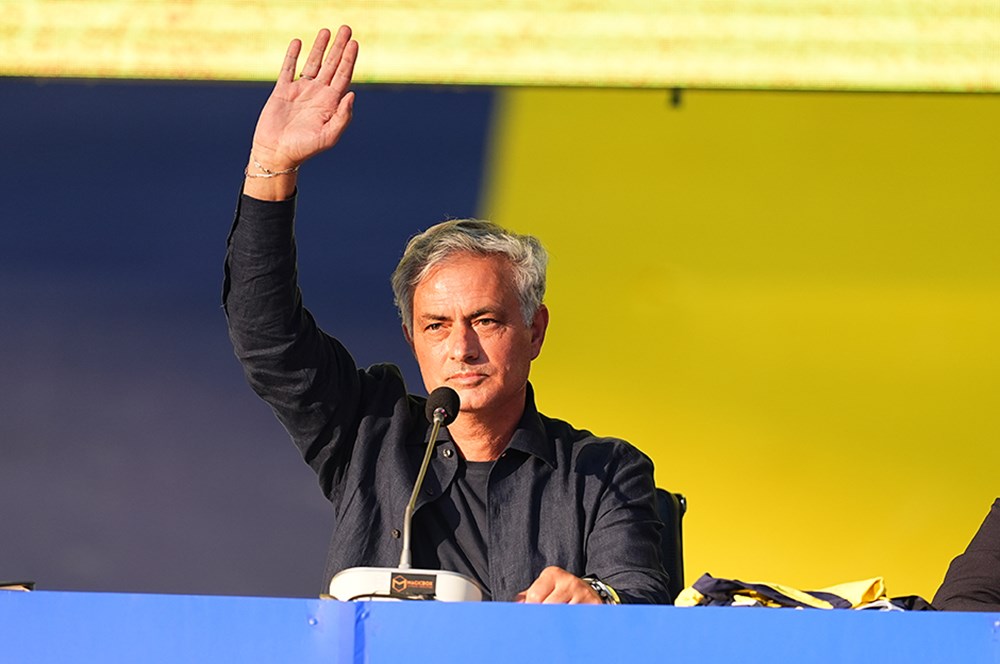 Jose Mourinho 35 milyon euroya transfer ettirdiği yıldızı Fenerbahçe’ye istiyor