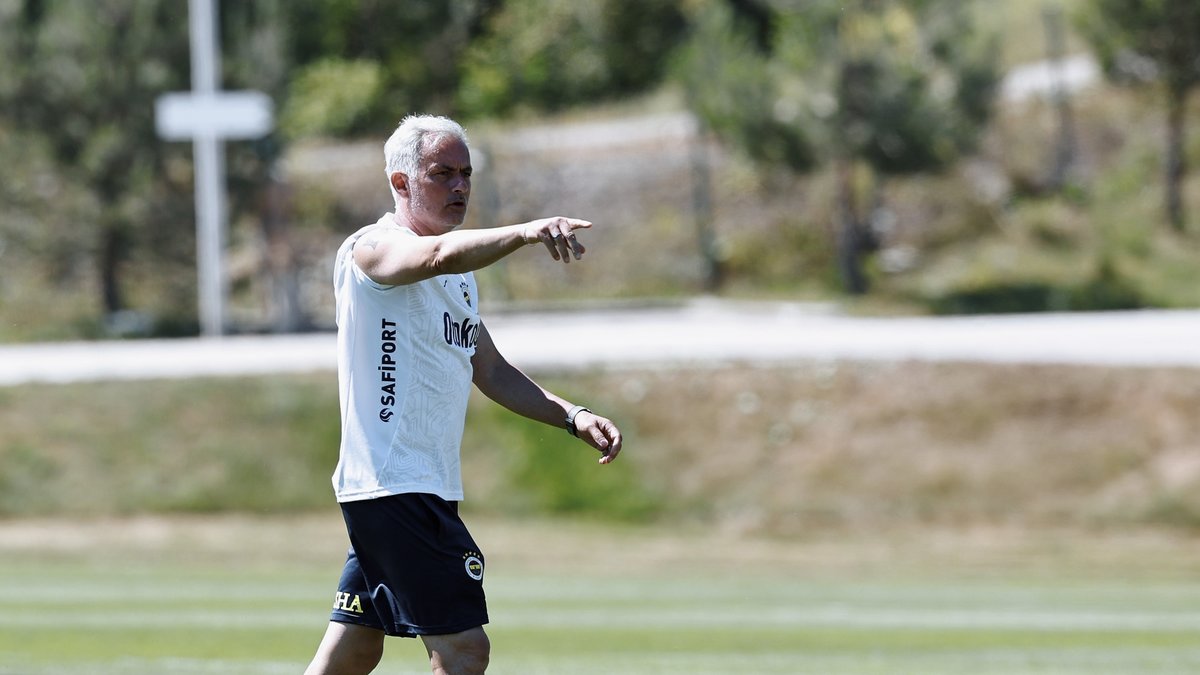 Fenerbahçe Mourinho ile Avrupa’da sahneye çıkıyor!