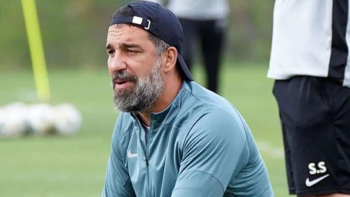 Arda Turan’ın gözü o isimlerde! Fenerbahçe ve Galatasaray…