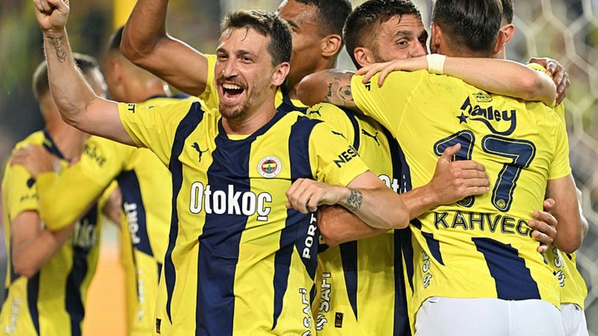 Fenerbahçe’nin Lille maçı kamp kadrosu açıklandı! İşte eksik isimler