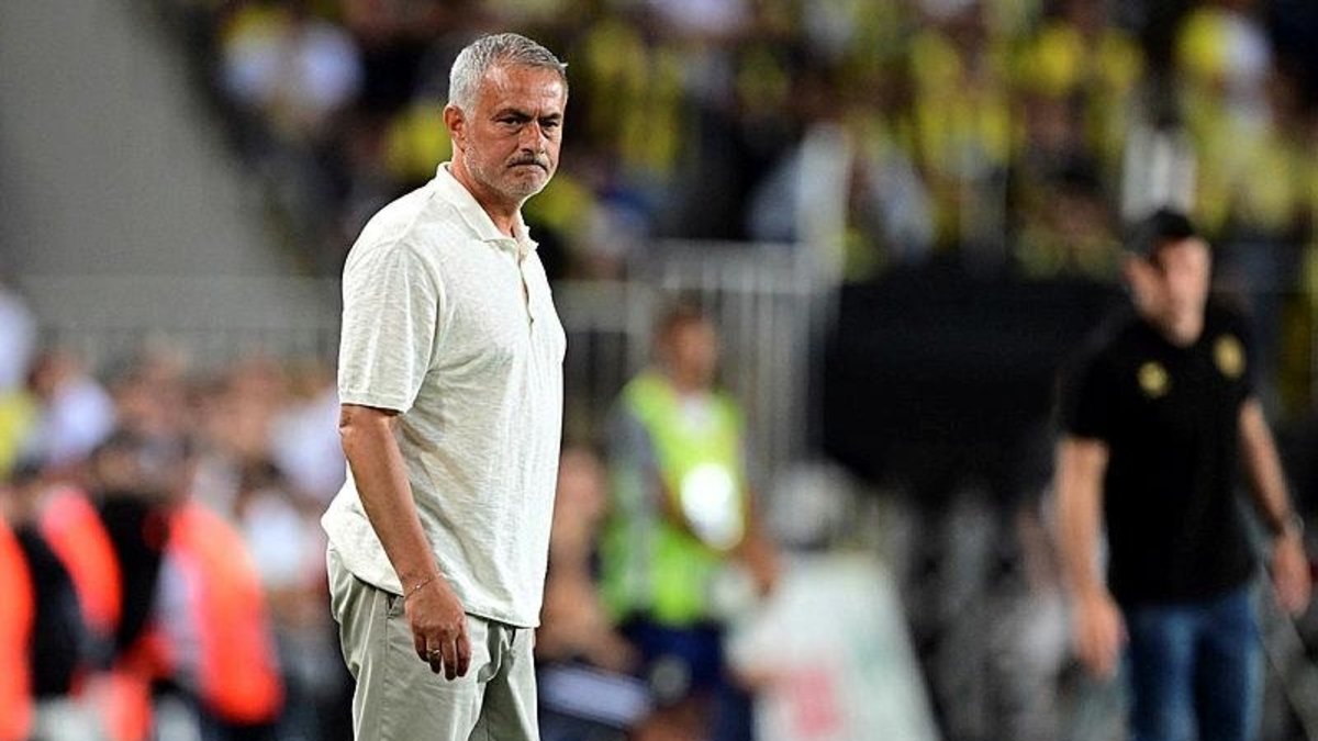 TRANSFER HABEERLERİ | Fenerbahçe’de Jose Mourinho’yu düşündüren flaş gerçek!