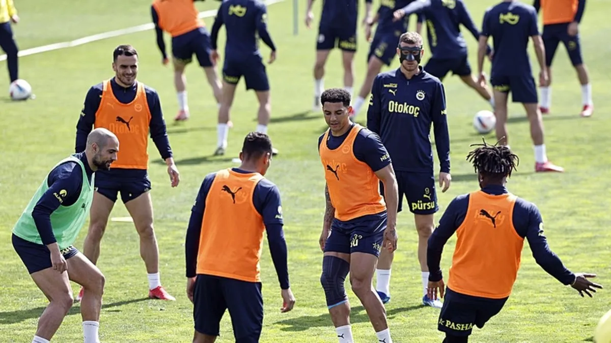 Fenerbahçe’de Galatasaray derbisi mesaisi sürüyor!