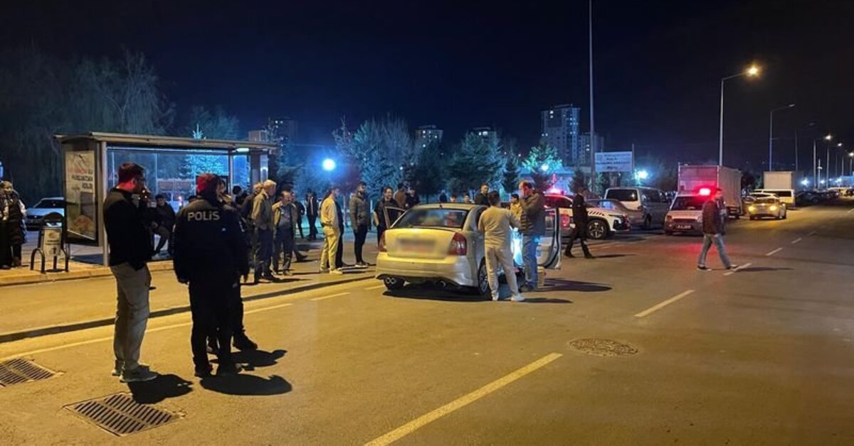 Otomobilinde uğradığı silahlı saldırıda yaralandı