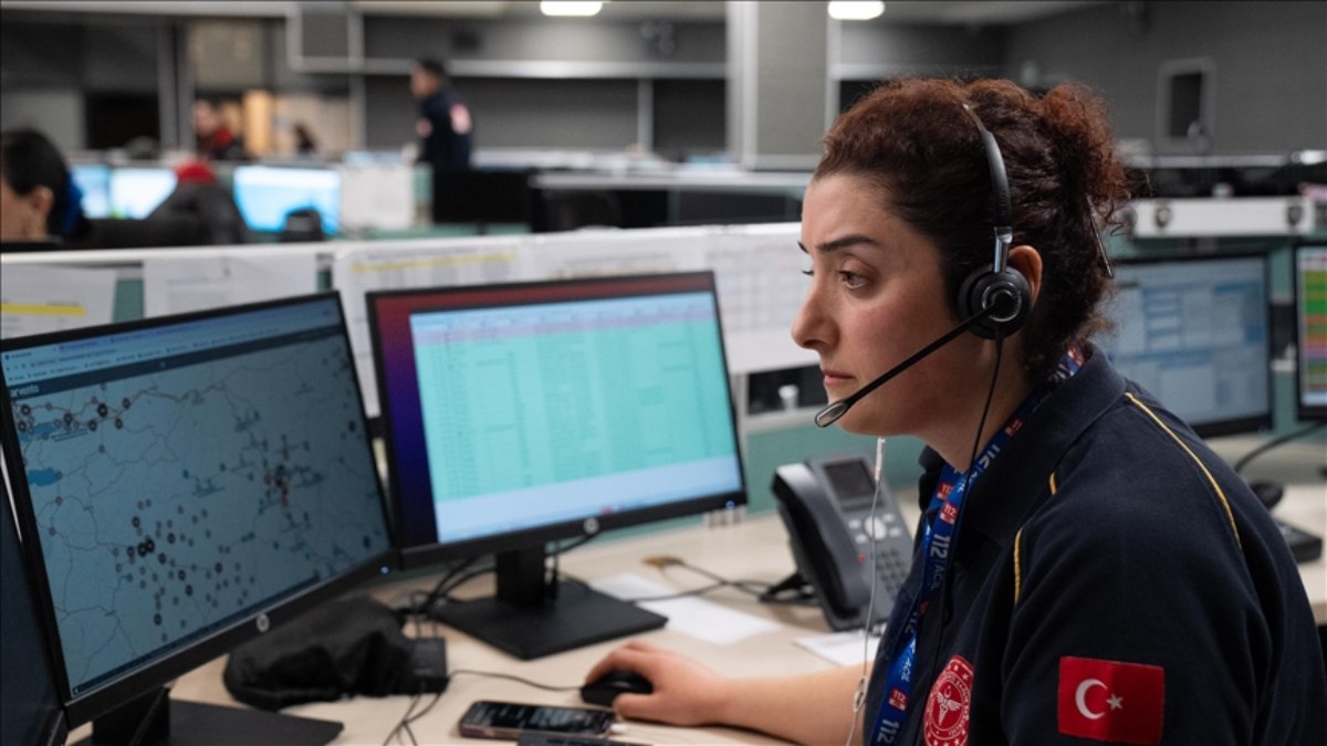 Telefonda ilk yardım: Bebeğin hayatını 112 Acil Çağrı Merkezi kurtardı
