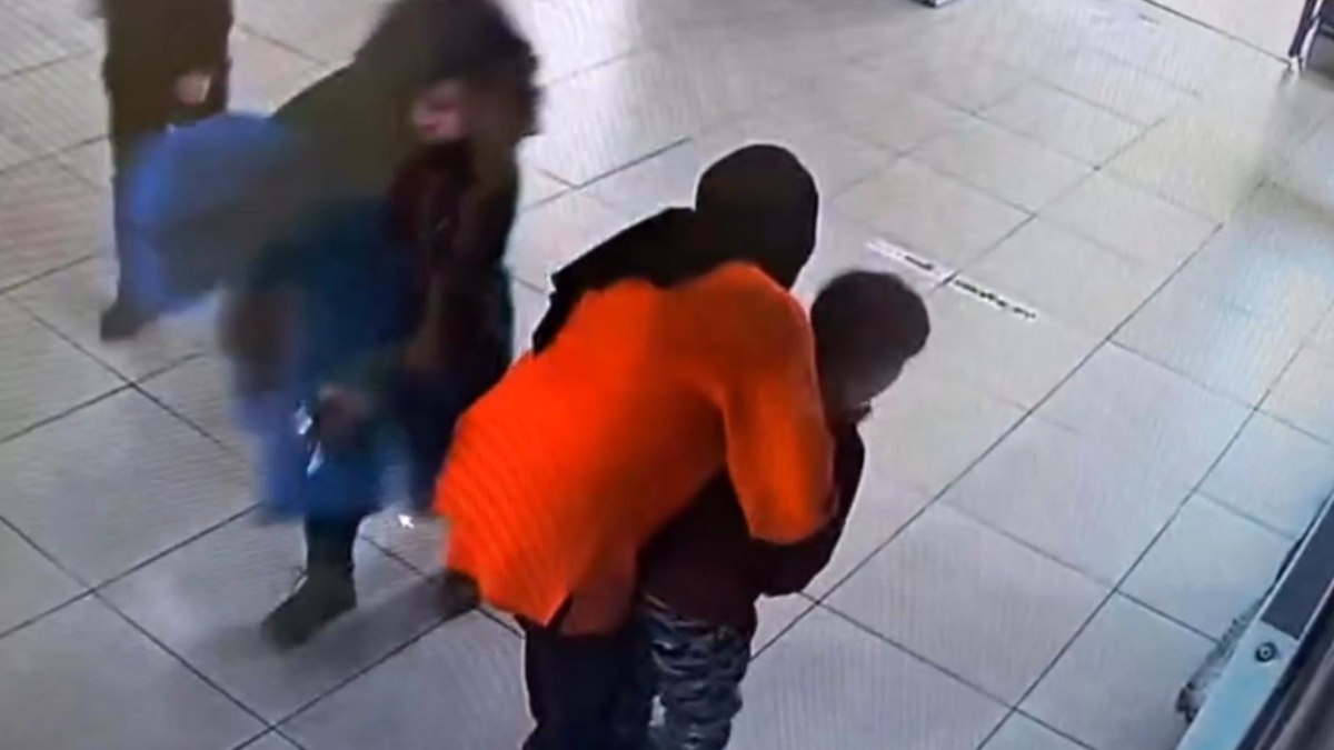 Uşak’ta öğretmen, öğrenciyi Heimlich manevrasıyla kurtardı